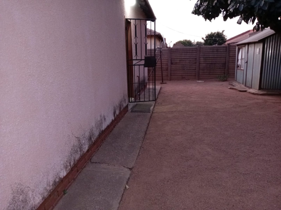 2 Bedroom Property for Sale in Mabopane Unit X North West